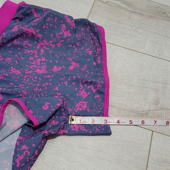 UNDER ARMOR Fly-By Printed Shorts, Sz S, Inseam 3", Loose, Purple/Pink - Picture 9 of 12